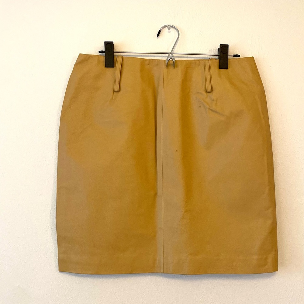 100% Leather Newport News Nude Colored Skirt - Picture 3 of 9